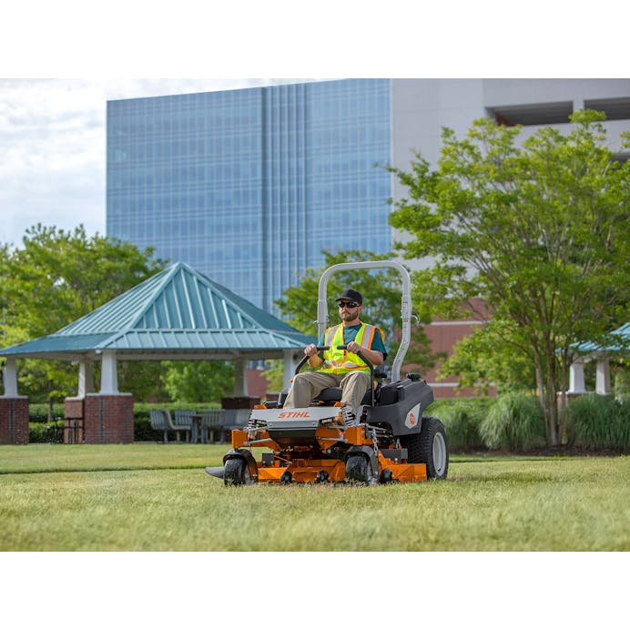 STIHL® RZ 552 Briggs & Stratton 27 HP 52